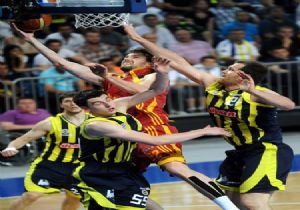 Galatasaray Fener e Boyun Eğmedi